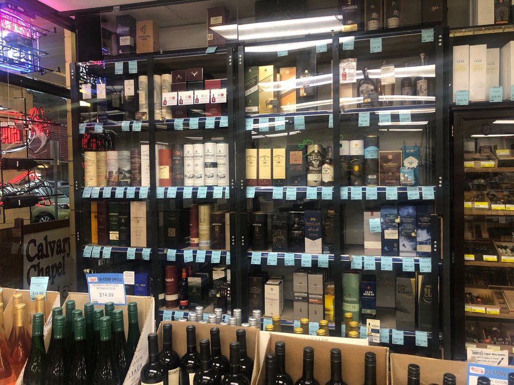 Tamura’s Fine Wine & Liquors Aikahi