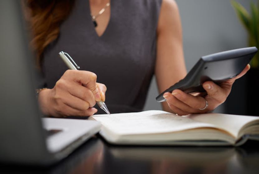 Books & Barks | Maui Bookkeeping Service | Dog Hotel Service